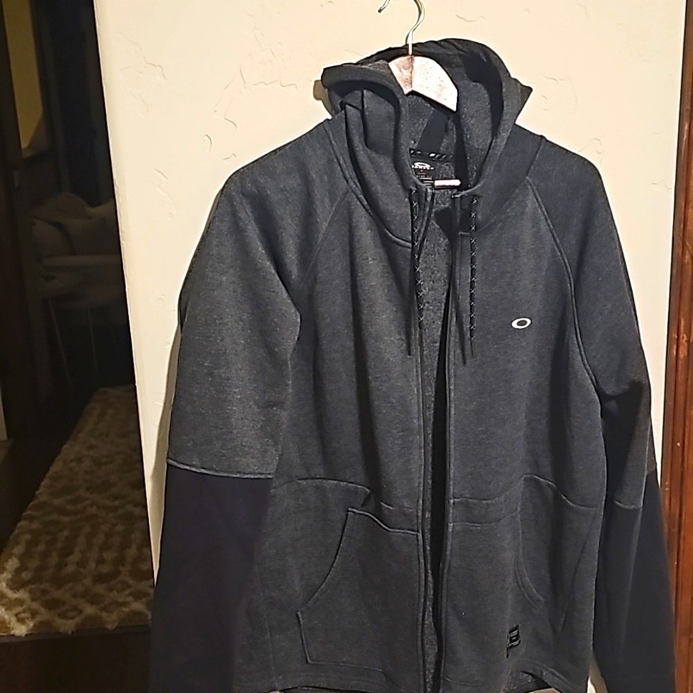 Oakley Hoodie
